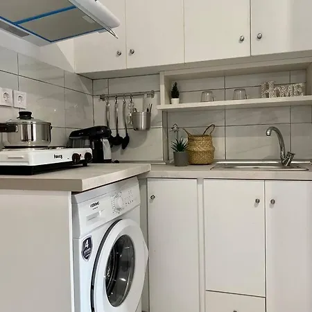 Cozy In Town, Close To The Sea - No 11 *