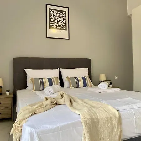 Cozy In Town, Close To The Sea - No 11 *