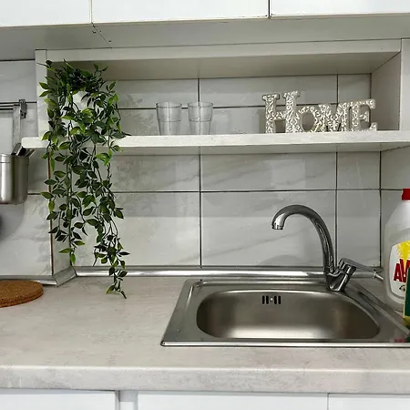 Lägenhet Cozy In Town, Close To The Sea - No 11