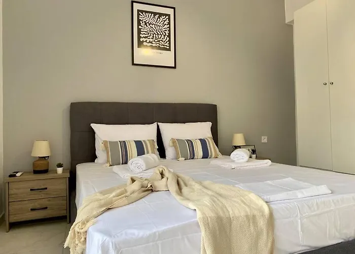 Cozy In Town, Close To The Sea - No 11 *